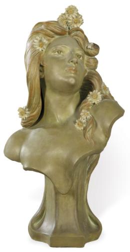 Lote 1318: Busto de terracota Art Nouveau "Mujer"