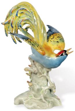 Lote 1527: Figura de martín pescador en porcelana pintada y esmaltada de Hispania.<br>Manises, años 60