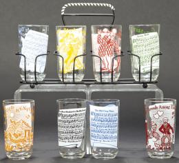 Lote 1537: Juego de ocho vasos de cristal americano esmaltado de Hazel Atlas serie "Song Melody Glasses" h. 1950.